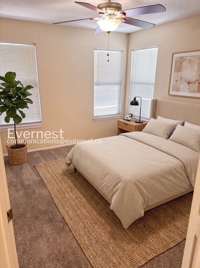 Building Photo - 6655 N Canyon Crest Dr