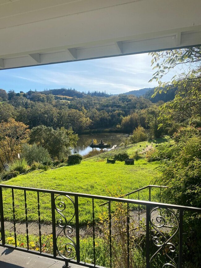 Foto del edificio - 2 bedroom , 3 bath Home on a Peaceful 25 acre parcel close to town