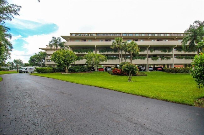 Building Photo - 9604 Cortez Rd W