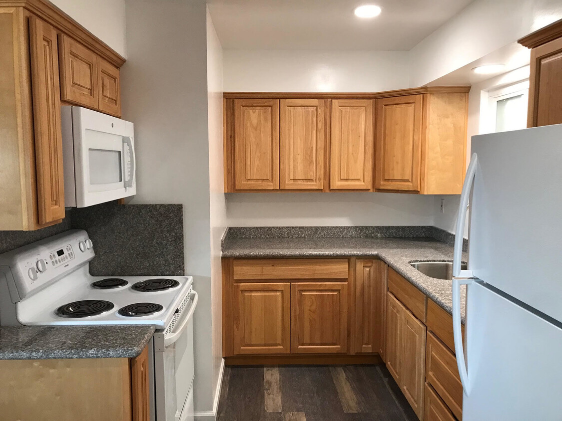 Foto principal - 3400 Baxter Ave