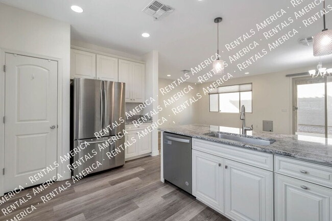 Building Photo - 1540 N Balboa