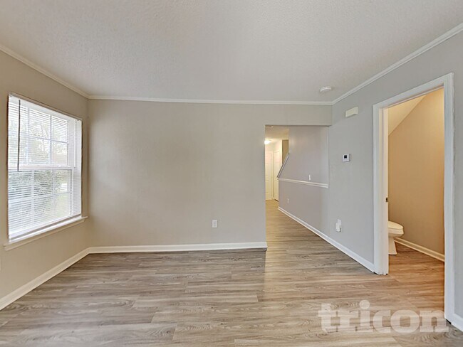 Foto del edificio - 2019 Waters Trail Dr