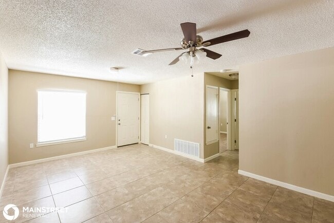 Building Photo - 5930 Moores Creek, San Antonio, TX 78233