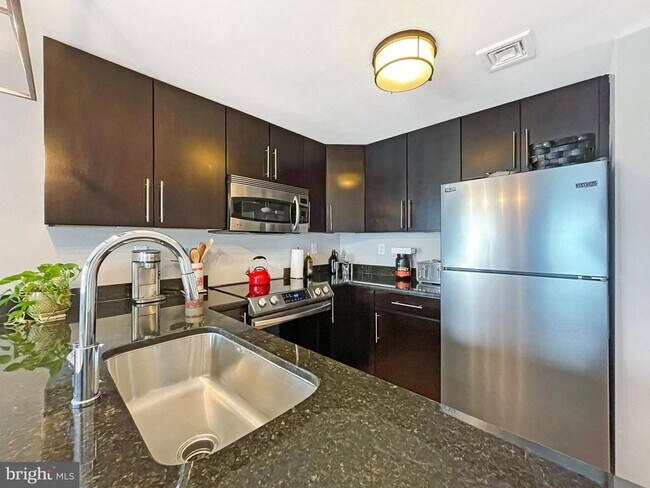 Foto del edificio - 1367 Florida Ave NE