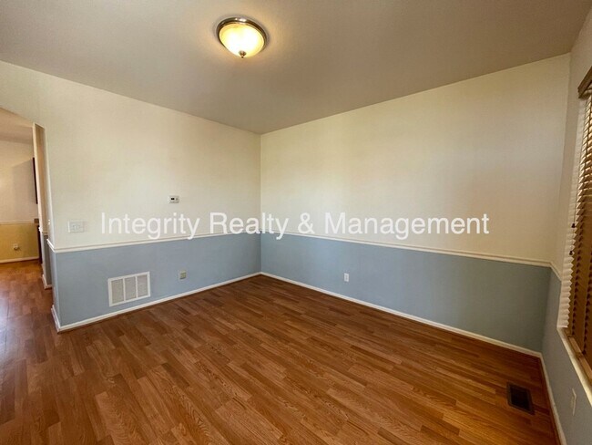 Foto del edificio - 1399 Turnberry Pl