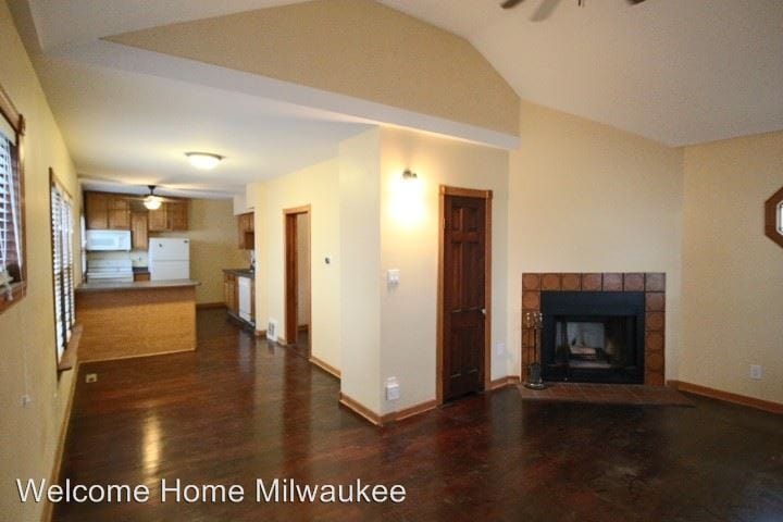 Primary Photo - 2444 S Delaware Ave