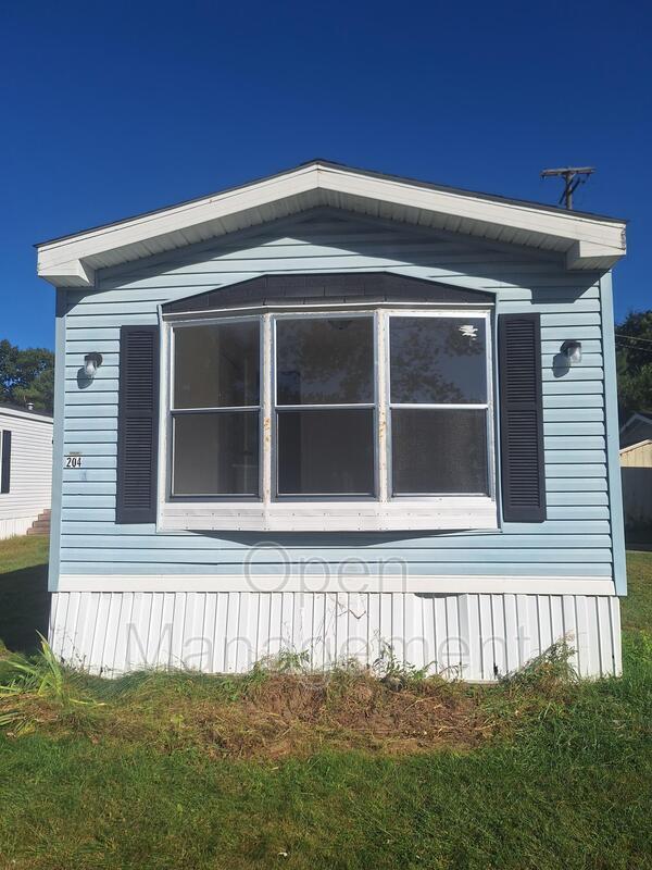Primary Photo - 301 Mantle Ave