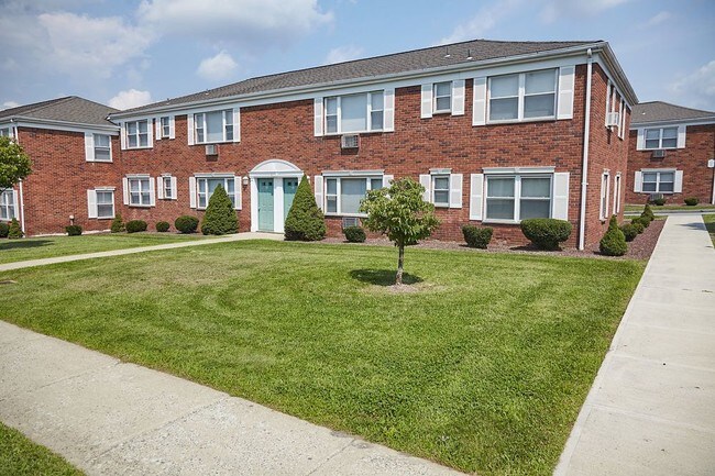 Building Photo - J 132-B Jackman Drive