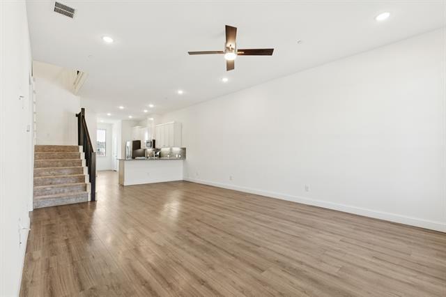 Foto del edificio - 7143 Buchanan Dr