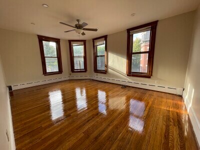Foto principal - 338 K St