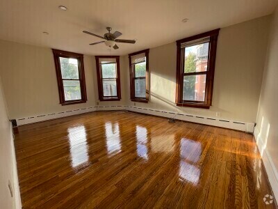 Building Photo - 338 K St