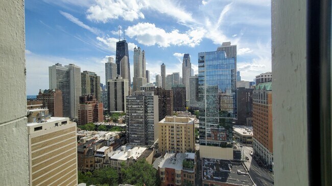 Foto del edificio - 1 E Scott St