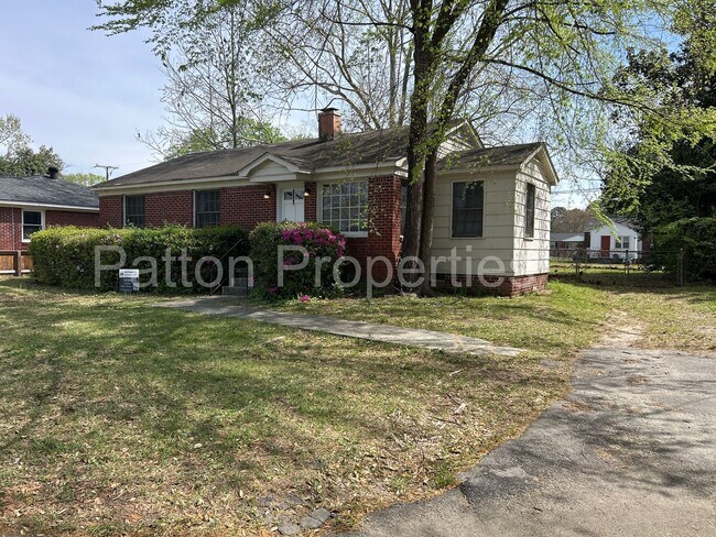 Foto del edificio - Corner of Plowden & South Kilbourne