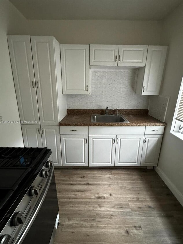 Foto principal - 541 SW 7th St