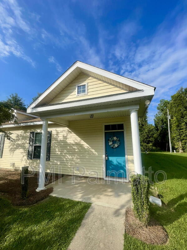 Primary Photo - 109 Fairview Park Dr