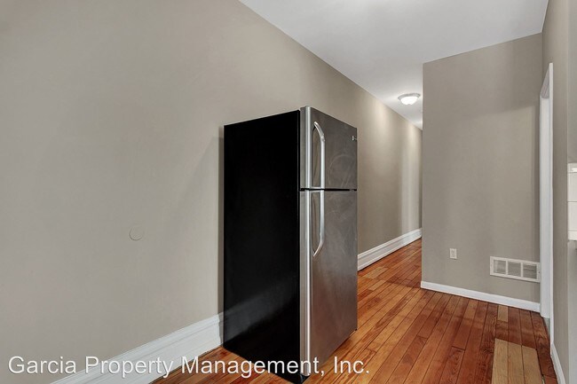 Building Photo - 4059-4061 Hartford St