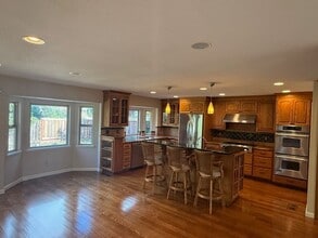 Building Photo - 5738 Skyview Pl