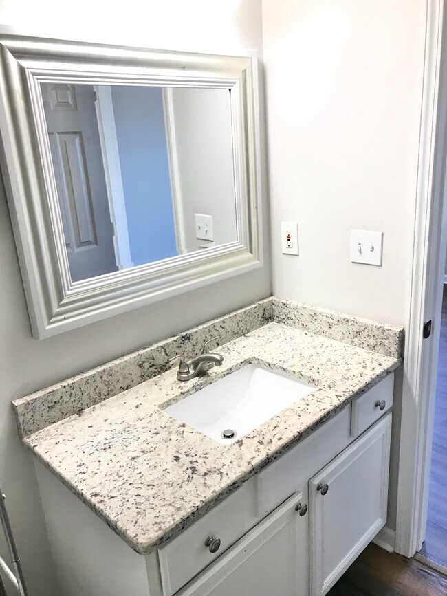 Foto del edificio - 1785 Barrington Overlook