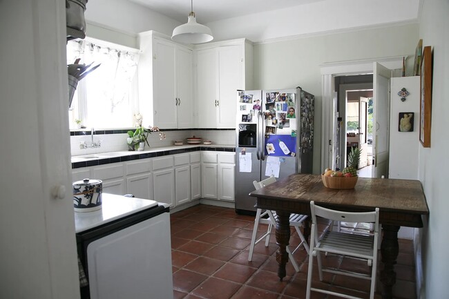 Building Photo - 6141 Monterey Rd