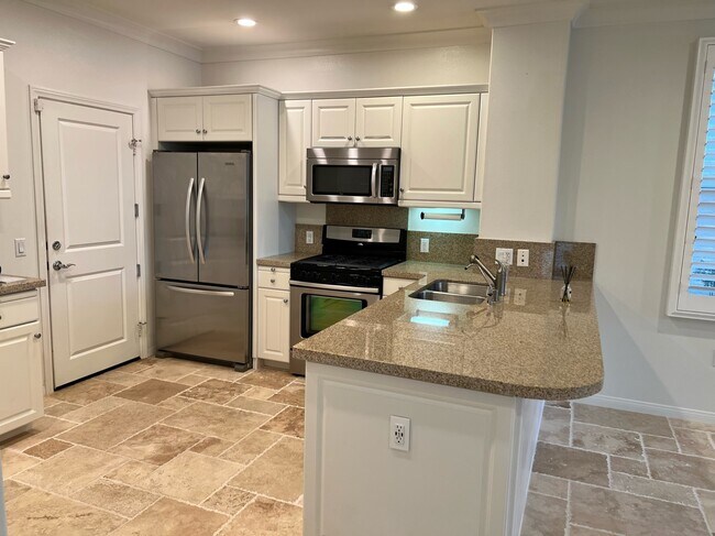 Building Photo - 138 Coralwood