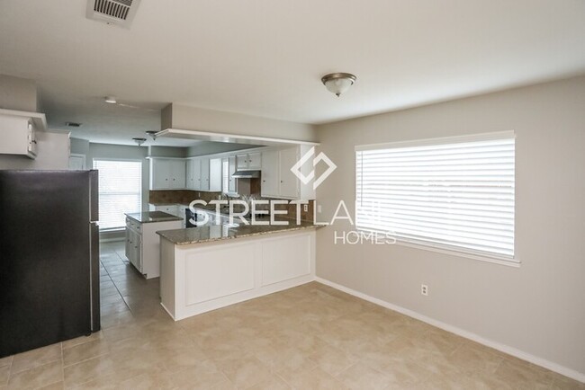 Foto del edificio - REDUCED!- Charming 3 bedroom in Garland!