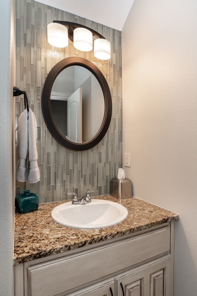 Building Photo - 614 SW 5th St