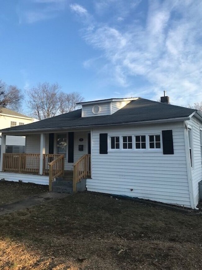Building Photo - Alcoa City Cottage