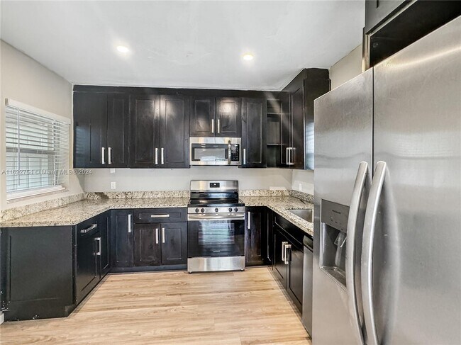 Foto del edificio - 1246 NE 110th Terrace