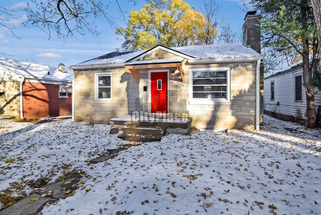 Building Photo - 3721 Kinnear Ave