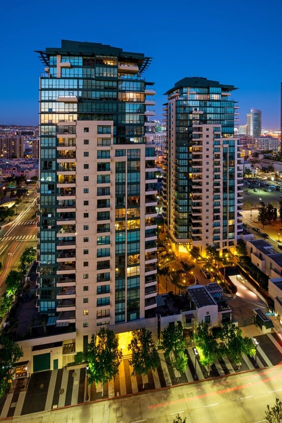 Primary Photo - Upgraded Marina District 2 Bedroom at Hori...