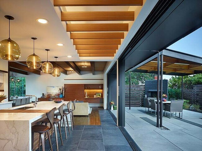 Foto del edificio - Spring Street Apartments