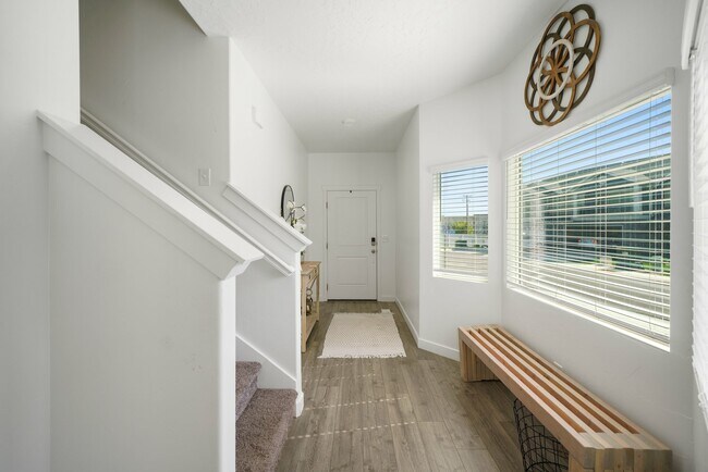 Building Photo - 418 W 280 N