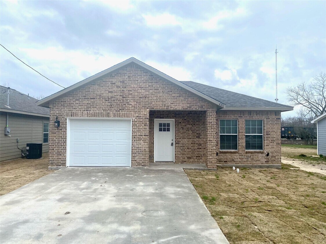 Foto principal - 4311 Spencer St