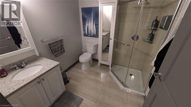 Building Photo - 321 Spruce St