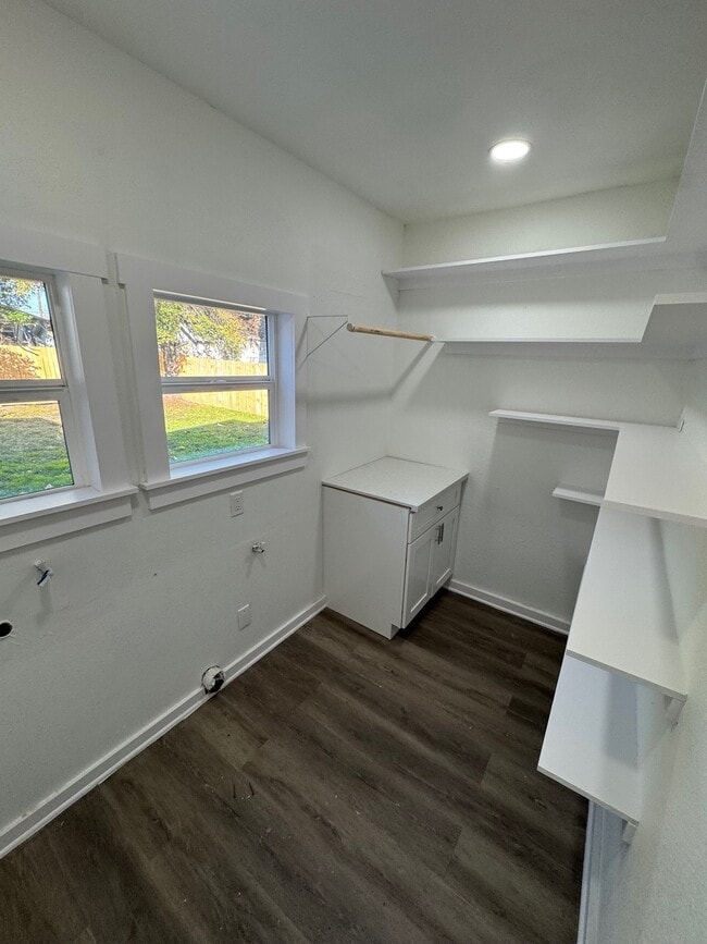 Foto del edificio - 7909 Goode St