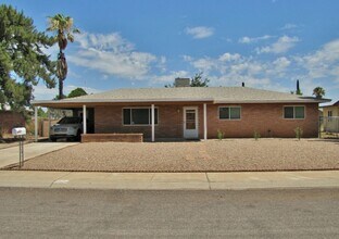 Building Photo - 503 Phillip Dr