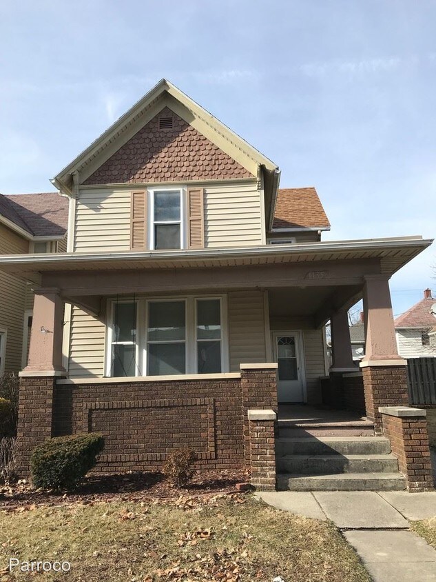 Primary Photo - 1135 Lake Ave