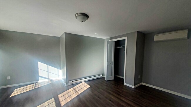 Foto del edificio - 66 S Main St