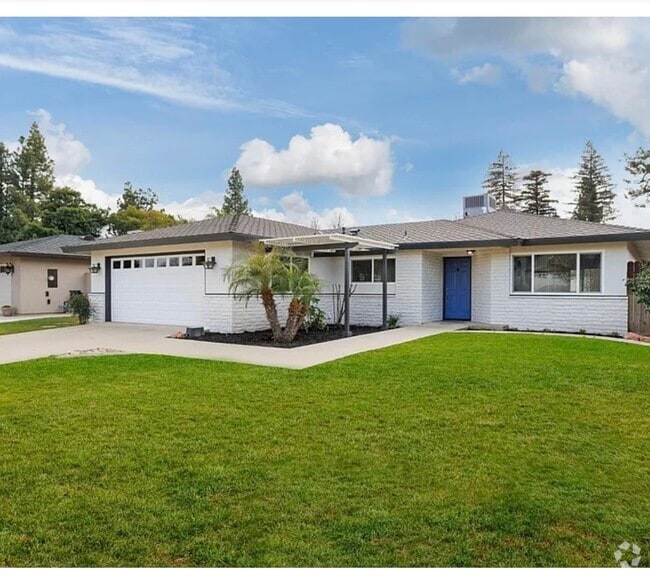 Building Photo - 6901 Caswell Ave