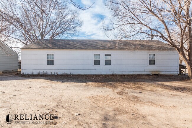 Building Photo - 4319 E Bayley St