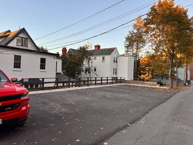 Building Photo - 630 Jefferson Ave