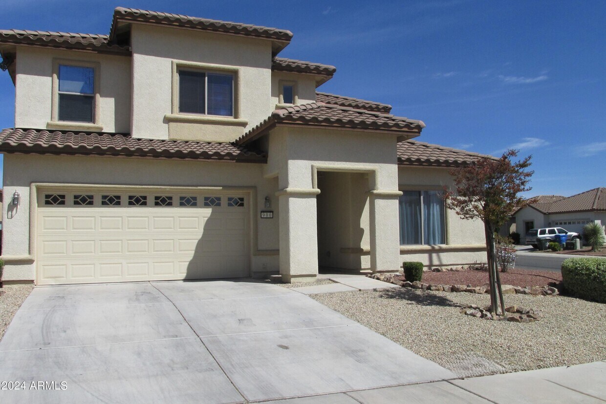 Primary Photo - 900 Estancia Dr