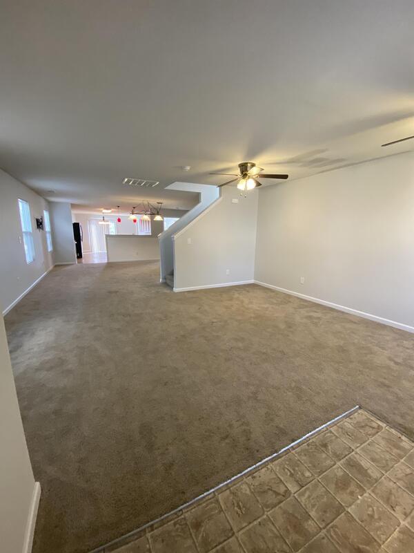 Foto del edificio - 121 Blackwell Ct