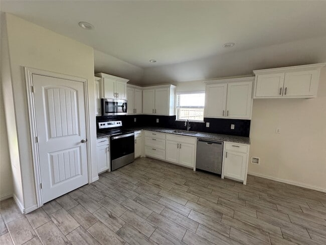 Foto del edificio - 3409 Sandstone Dr