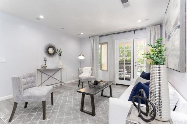 Foto del edificio - Santee 2 Bedroom 2 Bath Condo with Garage