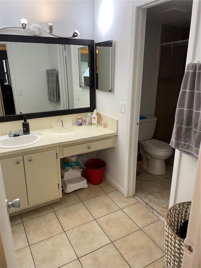 Foto del edificio - 7210 NW 179th St
