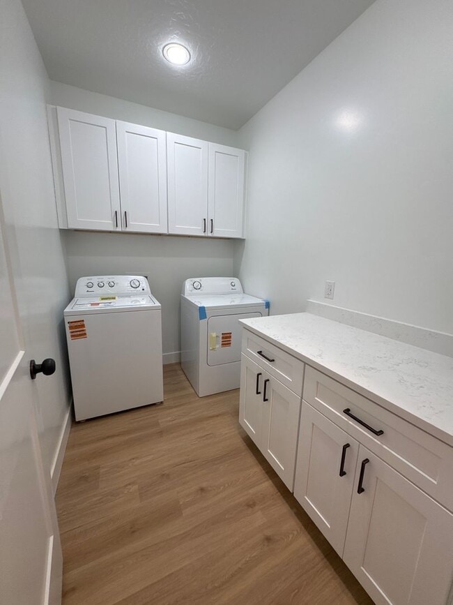 Foto del edificio - 729 W 350 N