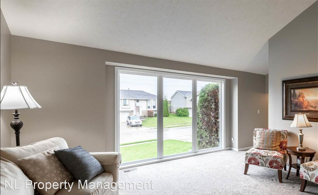 Foto del edificio - 3 br, 3 bath House - 14413 S. 35th St.