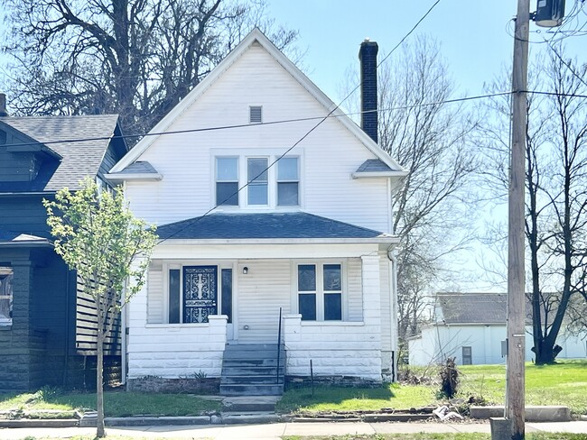 Photo - 1822 W Jefferson St House