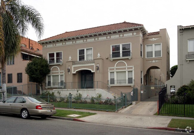 Building Photo - 212 S Kenmore Ave